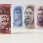 370-nél indítja a napot a forint, a holnapi kamatdöntésre figyelünk