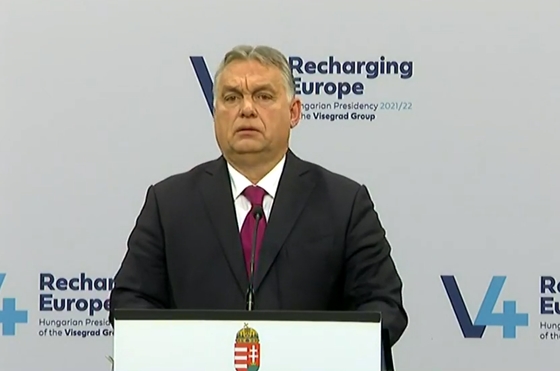Orbán: A reptér visszavásárlását a választások előtt nem célszerű nyélbe ütni