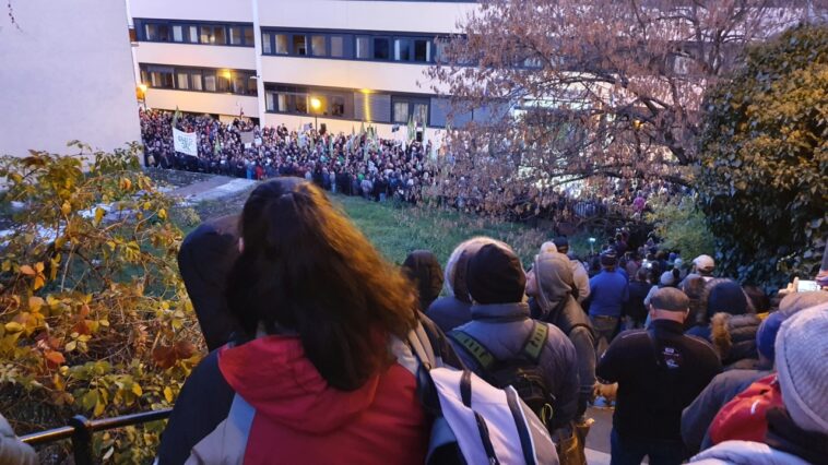 “Ne legyen kötelező az oltás!” -vidéki helyszíneken is tüntetést szervez a Mi Hazánk