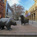 Tovább pörög a gyorsjelentési szezon, fontos napok elé néz a bitcoin