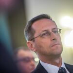 Beruházásokat halaszt el a kormány, lesz helye a pénznek