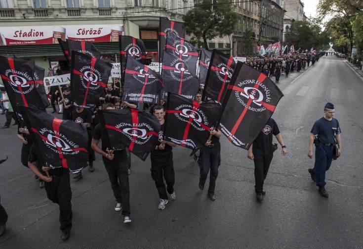 A Háttér Társaság bosszú-lobbija – Ismét újraindították Barcsa-Turner Gábor LMBTQP zászlós ügyét