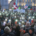 Az omikron miatt rendkívüli döntés van születőben: az oltottakat is korlátoznák