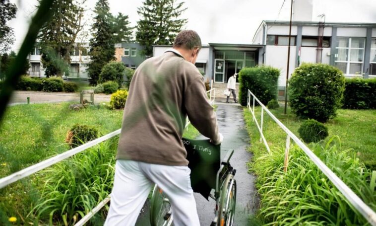 Húsz százalékkal emeli a kormány a szociális dolgozók bérét (Videó)