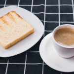 Drága lesz így a reggeli: száguldanak az élelmiszer árfolyamok