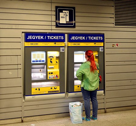Ostoba döntés csökkenteni a fővárosi jegyautomaták számát a KDNP szerint