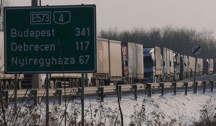 Tovább nőtt a várakozási idő Záhonynál