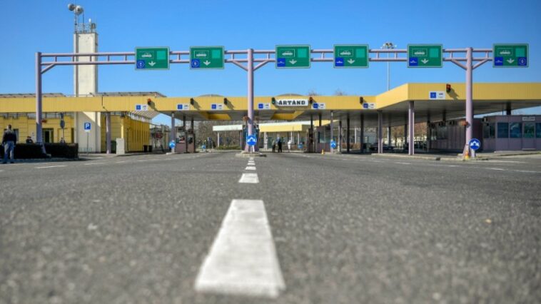 December 20-tól az Erdélybe utazóknak járványügyi adatlapot kell kitölteniük