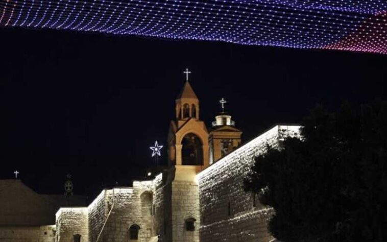 Betlehemben a Szentföldön élő keresztények töltötték meg a templomokat az éjféli misén