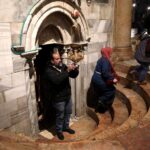 Betlehemben a Szentföldön élő keresztények töltötték meg a Születés templomát az éjféli misén