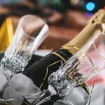 Lazán lealázta a pezsgő a technológiai óriásokat és a Bitcoint is 2021-ben