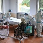 Egy év alatt a lakosság felét sem sikerült beoltani Romániában