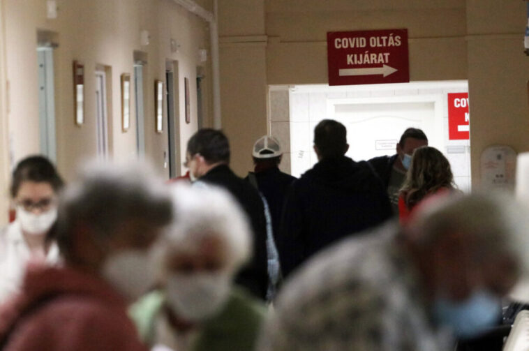 Egy oltatlant sem vehetnek fel többé az önkormányzati és az állami intézmények