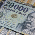 Megint erősödőben a forint, de a 370-től nem szabadul