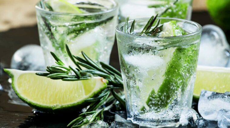 Gintonik őrület: így készülnek a világ legnépszerűbb kevert italának alapanyagai (VIDEÓ)
