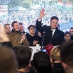 Márki-Zay a covidban elhunyt idős fideszesekről beszélt, Kovács Gergely leparasztozta