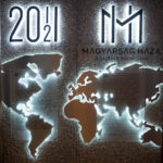 Az első tíz év című utazó kiállítás