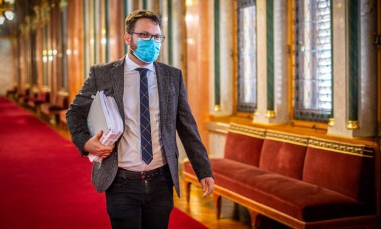 A kormány hétszázötven milliárd forintos adócsökkentéssel segíti a vállalkozásokat (Videó!)