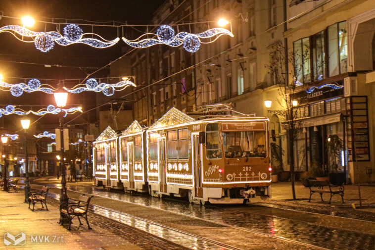 Magyar város adventi villamosa lett Európa legszebbje
