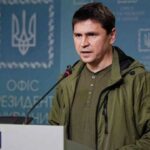 Podoljak: az elmenekült hadköteles ukrán férfiakat rá kell kényszeríteni a visszatérésre