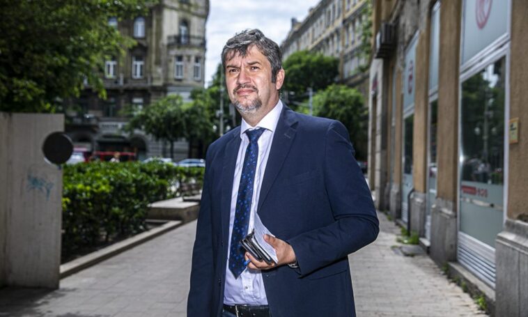 Hadházy munka helyett ismét hangulatot kelt Zuglóban, miközben Fidesz-MSZP koalíciót vizionál