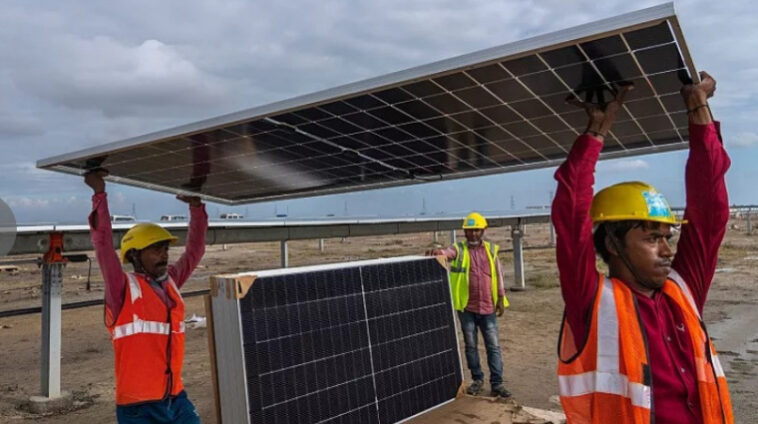 A világ legnagyobb naperőműve a Holdról is látható lesz majd