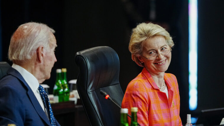 Egyre-másra jönnek a bejelentések: a világ felvenné a kesztyűt Kína globális terveivel szemben