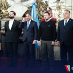 Közös fotót posztolt Zelenszkijjel Orbán Viktor