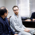 Iránban bíróság elé állítottak egy kémkedéssel vádolt svéd uniós diplomatát