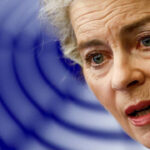 Hangos kutyaugatással végződött Ursula beszéde az Európai Parlament ülésén