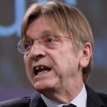 Bepöccent Verhofstadt, irományban ment neki Von der Leyen Bizottságának