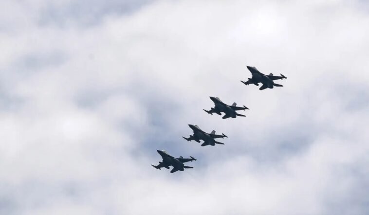 Folyamatos járőrözésbe kezdtek a vadászgépek Lengyelország felett