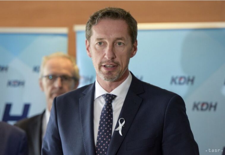 Ha a parlament letöri az elnök vétóját, a KDH az Alkotmánybírósághoz fordul