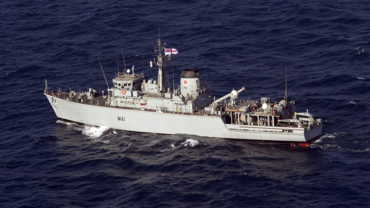 Döntött Törökország: nem engedi át a brit haditengerészet hajóit Ukrajnába