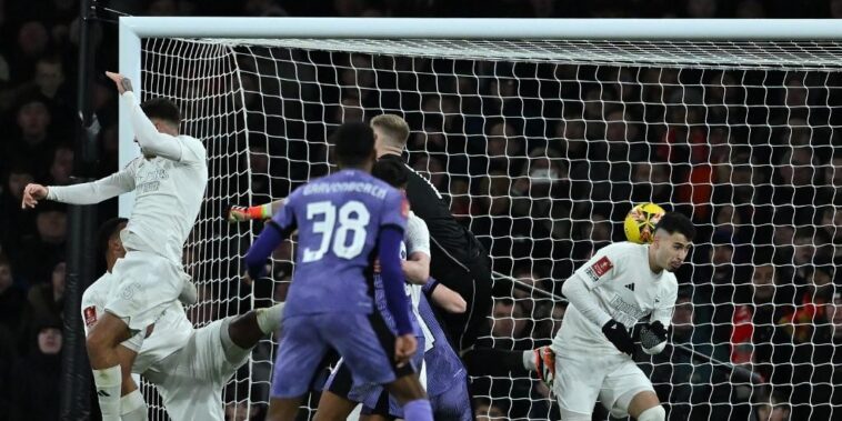 Szoboszlai Dominik nem játszhatott, öngóllal dőlt el az Arsenal-Liverpool meccs az FA-kupában