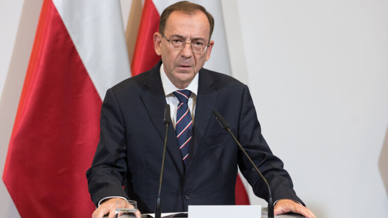 Letartóztatták a volt lengyel belügyminisztert és a belügyminiszter-helyettest