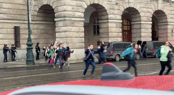 A prágai lövöldözés után partizni ment a cseh miniszterelnök-helyettes