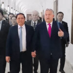 Barátságból sétált kézen fogva a vietnami miniszterelnökkel Orbán