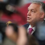 Nem vesztegette az idejét: egyből Orbán Viktor támadásával kezdett az új liberális frakcióvezető