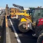 Román teherautókat támadtak meg a feldühödött francia gazdák