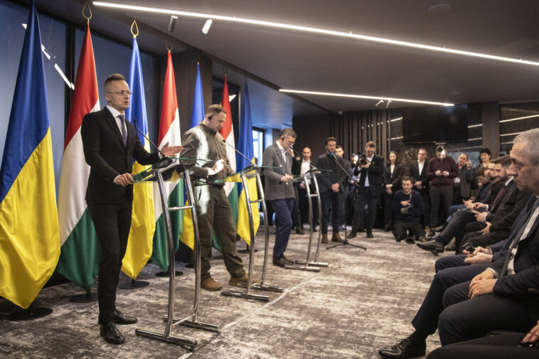 Szijjártó Kulebának: Nem kérünk sokat, tizenegy pontban foglaltuk össze