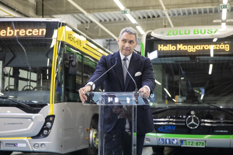 Megállapodott Lázár és Karácsony, marad a Budapest-bérlet