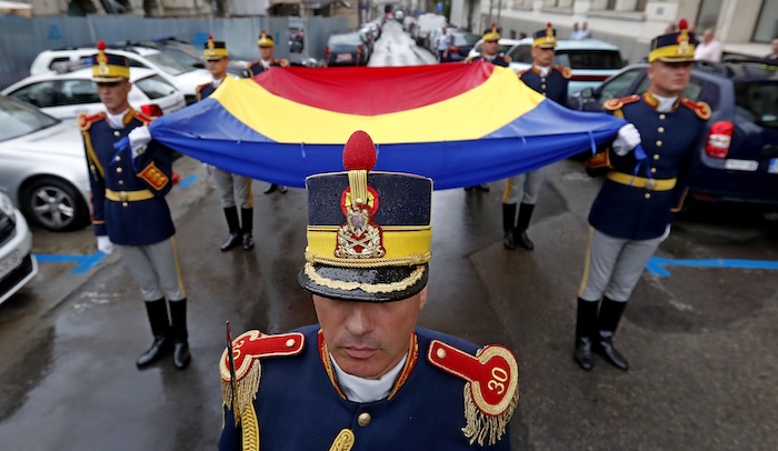 Készülnek a románok az újabb átállásra? Romániához csatolná Kárpátalját az AUR alelnöke