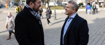 Visszalép a Momentum az V. kerületben a kutyapártos Juhász Péter javára