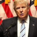 Határozatlan időre elhalasztották a Donald Trump elleni egyik büntetőper tárgyalását