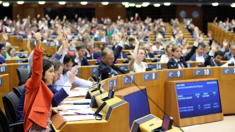 Orbán Viktor súlyosan eltaktikázta magát a Fidesz új frakciójának bejelentésével