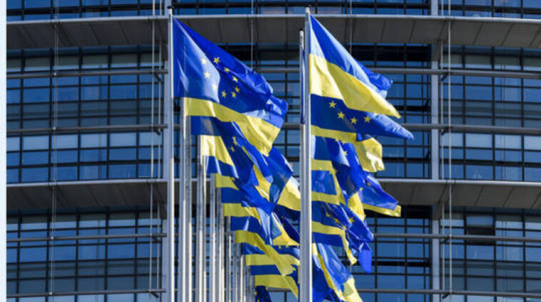 Megadóztatná az Oroszországot elhagyni nem hajlandó cégeket az EU-biztos