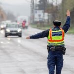 Elfajult egy közúti ellenőrzés Tatánál, lefejelte a rendőrt az autós