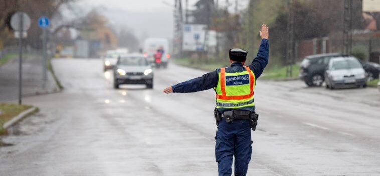 Elfajult egy közúti ellenőrzés Tatánál, lefejelte a rendőrt az autós
