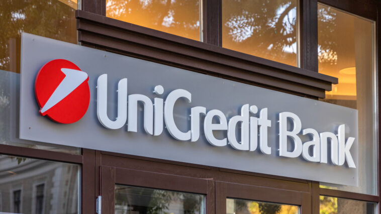 Szép bónuszt kaphatnak idén az UniCredit dolgozói